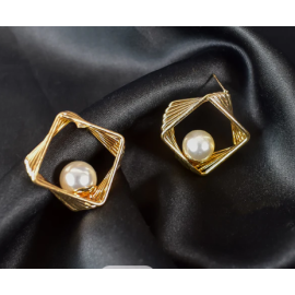 Timeless Elegance Earrings – Elevate Your Daily Style